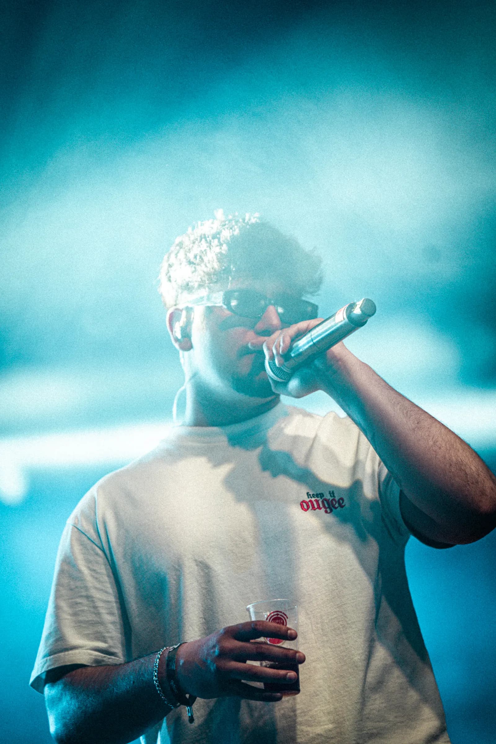 WHI$KY live under blue light